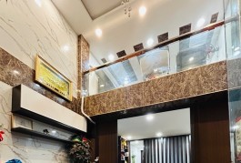 BÁN NHÀ LÊ VĂN LƯƠNG-5 TẦNG-NHỈNH 11 TỶ