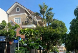 BÁN BIỆT PHỦ LÔ GÓC -MẶT TIỀN ĐƯỜNG SỐ 43 TÂN QUY QUẬN 7