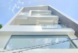 SÁT MẶT TIỀN TRUNG TÂM Q4 

TÔN ĐẢN GIAO KHÁNH HỘI 
NGANG 4.2 DÀI 12 M

ĐÚC 5 TẤM