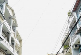 GIẢM BÁN NHANH ✈️LÔ ĐẤT TẶNG NHÀ TRỌ 
PHẠM VĂN CHIÊU - CN 81.8 m2 (5m❌16.36m)- KHU ĐỒNG BỘ CAO TẦNG  - 6 TỶ.x ( x nhỏ xíu)