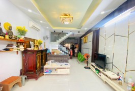 N261- Nhà Bán HUỲNH VĂN BÁNH  - 60m2 - 4 TẦNG , 5PN 6WC - 8 tỷ 250