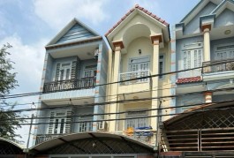 NHÀ HẺM 4 TẦNG KINH DOANH 10M NGAY CHỢ ĐÔNG QUANG - SÂN XE HƠI - GIÁ TỐT!
