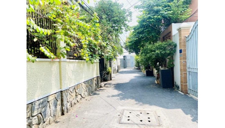 BÁN NHÀ XE HƠI ĐỔ CỬA, GIÁP BÌNH THẠNH, PHÚ NHUẬN, SÂN BAY 7PH, DIỆN TÍCH 138M2 GIÁ CHỈ 70 TRIỆU/M2.