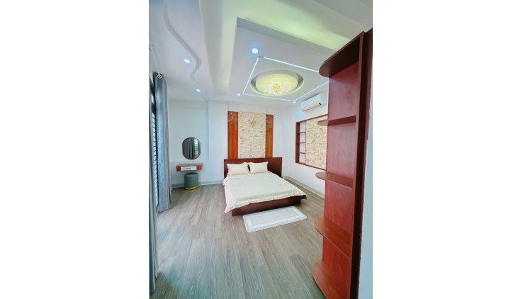 Cho thuê chdv phòng bancony toilet riêng Lê Văn Lương, giá 3.5 -4triệu