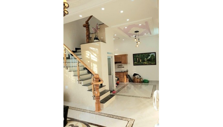 Bán nhà Huỳnh Tấn Phát Q7 - 5,7x12m - xe 7 chỗ ngủ trong nhà - 4 tầng cực đẹp - giá chỉ 6,7 tỷ