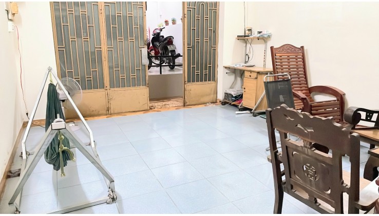 Bán nhà Q7 mặt tiền Lê Văn Lương P Tân Phong - DTSD 215m2 - giá chỉ 13,2 tỷ