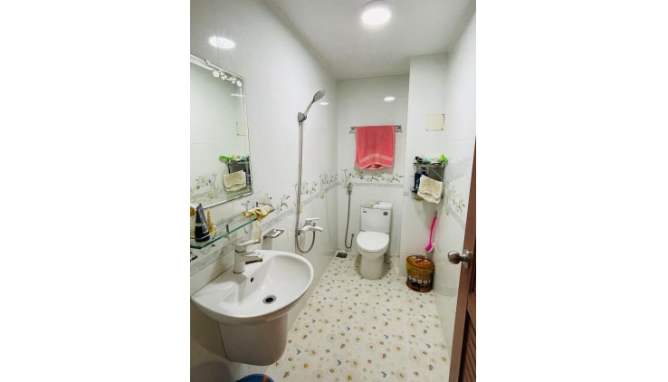BÁN NHÀ 4 TẦNG, 44M2 TÂN SƠN NHÌ, TÂN PHÚ  GIÁ CHỈ 5.4 TỶ - SỔ HỒNG