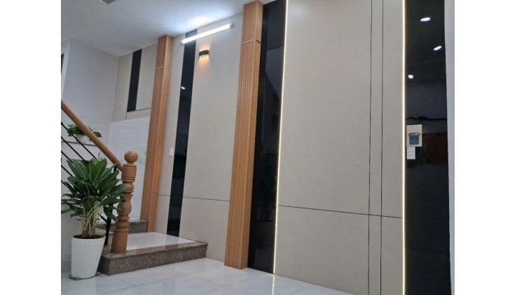Bán nhà đẹp sát Mặt tiền Tây Sơn , 40m2 , 3 tầng BTCT , chỉ hơn 4 tỷ.