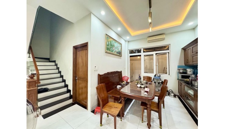 Bán nhà 185m2, 3 tầng, 10PN, Ngô Tất Tố, P22, Bình Thạnh, 28 tỷ
