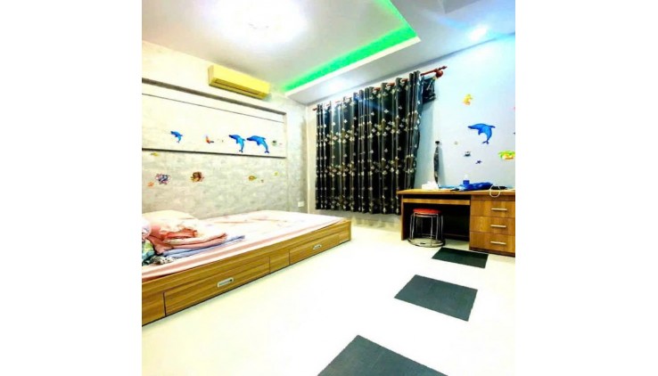 Bán nhà QUẬN 1, Mặt tiền Đề Thám, 78 tỷ, 10x32 m, 4 căn liền nhau