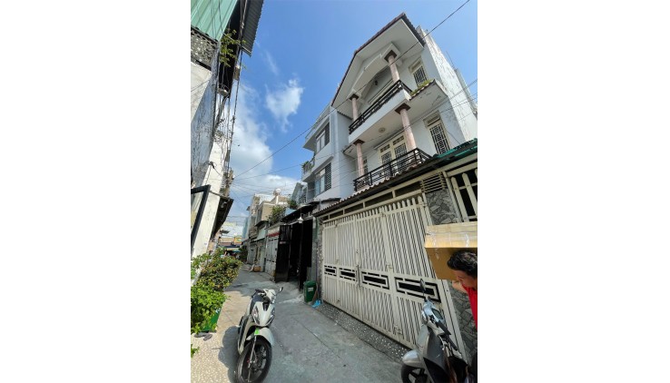 BÁN NHÀ 3 TẦNG 84m2 x 6m x HXH, NHỈNH 5 TỶ, KHU LÊ VĂN KHƯƠNG, Q.12