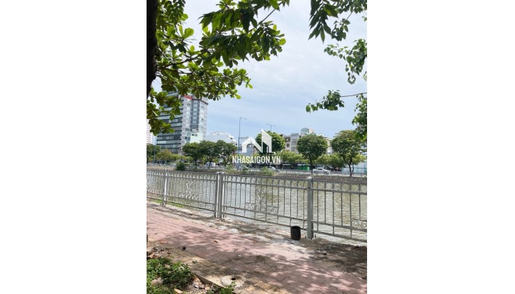 CẦN TIỀN BÁN GẤP NHÀ MT BA ĐÌNH, P8, Q8, VIEW SÔNG, DT: 40M2(4 X 10M) CHỈ 5.2 TỶ