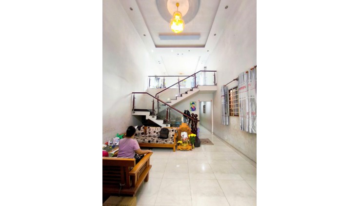 Bán nhà 107m², 2 tầng, 3PN, 3WC, Q.9, 5 tỷ, sổ đỏ