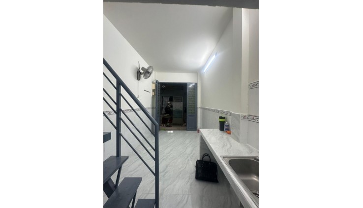 NHà cực hiếm Khuông Việt, 2 Tầng ,20m2, chỉ hơn 2 tỷ