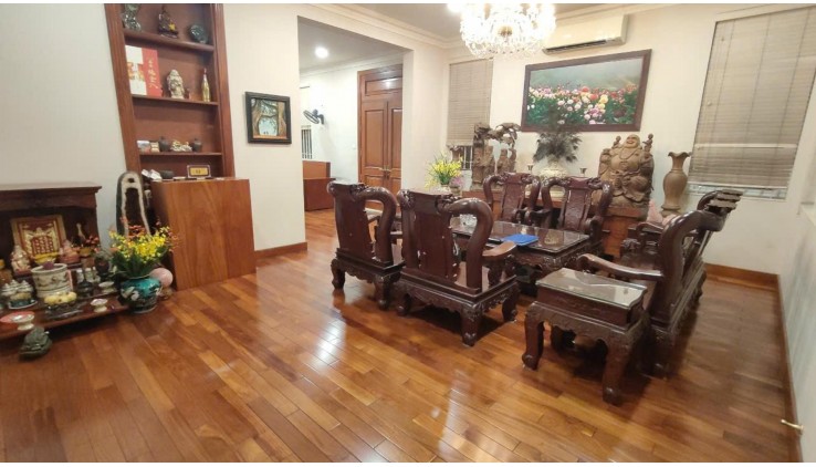 SIÊU PHẨM BIỆT THỰ MẶT TIỀN ĐẲNG CẤP – DUY NHẤT MỘT CĂN NGAY TRUNG TÂM QUẬN 1