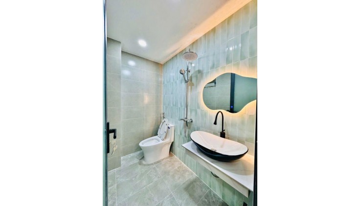 Cách 5m ra mặt tiền Lê Trực, P7, BT - ( 3,6 x 13m) vuông vức - KC 3 tầng - giá bán 6,750 tỷ TL