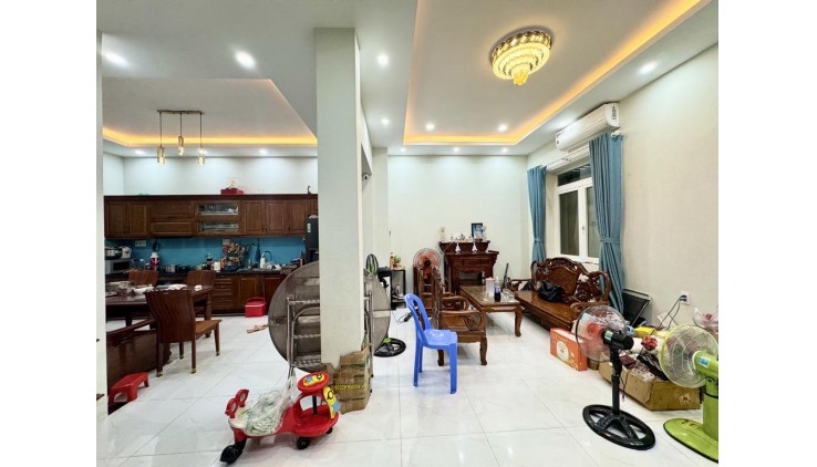Bán nhà 185m2, 3 tầng, 10PN, Ngô Tất Tố, P22, Bình Thạnh, 28 tỷ