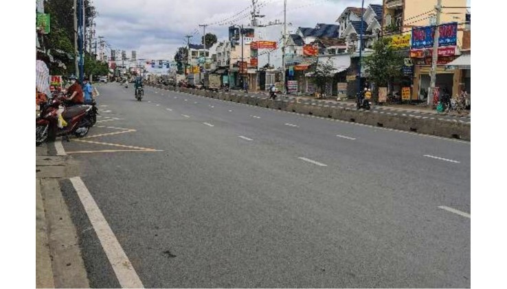 Bán Nhà 240m2, Mặt Tiền Đường Rộng 40m, Đặng Thúc Vịnh, Thới Tam Thôn, Hóc Môn