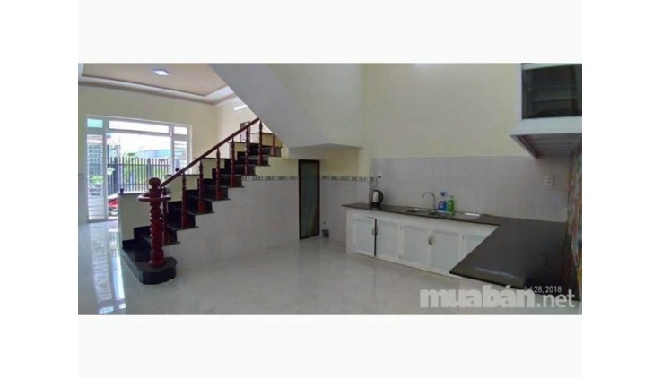 Bán nhà mặt phố Q.9, 77m², 4PN, 5WC, 4.5 tỷ, sổ đỏ