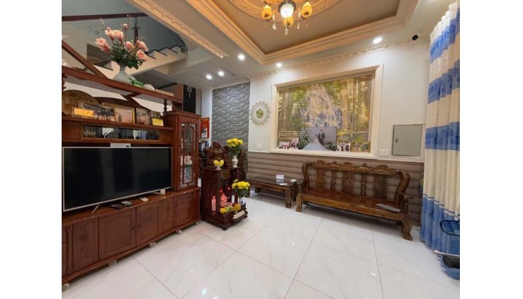 Bán nhà mặt phố Lý Phục Man, Q.7, 55m², 4 tầng, 11.5 tỷ, sổ hồng