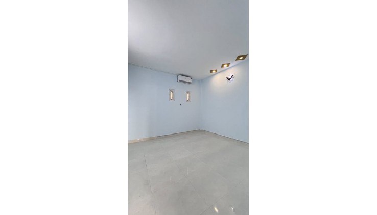 Nhà hẻm 6m, 4x16m, sẵn 2 máy lạnh, sạch đẹp, gần Uỷ Ban P, Chợ TX