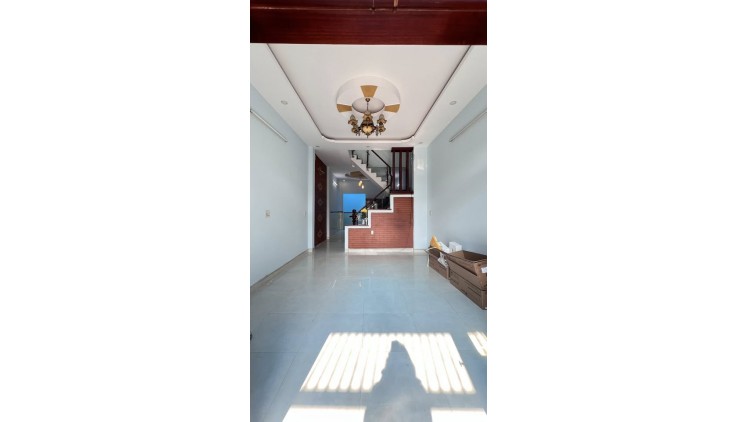 Nhà hẻm 6m, 4x16m, sẵn 2 máy lạnh, sạch đẹp, gần Uỷ Ban P, Chợ TX