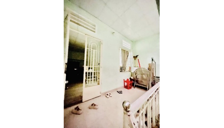 KHÔNG CĂN 2 - TÂN SƠN NHÌ - SÁT HXH - 2 TẦNG - 60M2 NGANG 6 CHỈ 4.X ĐỒNG