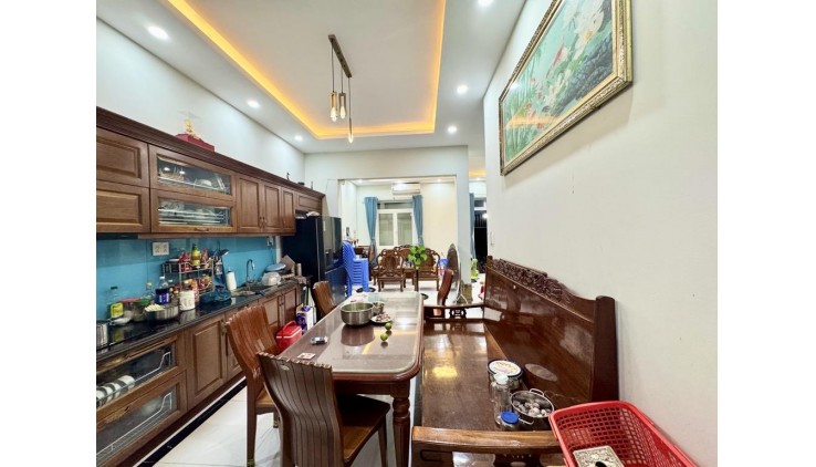 Bán nhà 185m2, 3 tầng, 10PN, Ngô Tất Tố, P22, Bình Thạnh, 28 tỷ