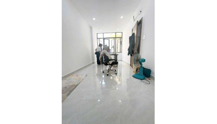 8 tỷ X Sở Hữu Nhà 6 tầng Kiên Cố, Sổ Hồng Riêng, Thu nhập 240 tr/năm