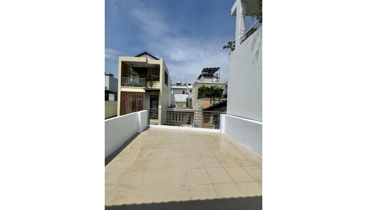 Hẻm 1/ Nguyễn Công Hoan, 4 PN, 5 WC, Doanh Thu 20 tr/th, Giá 8 tỷ X