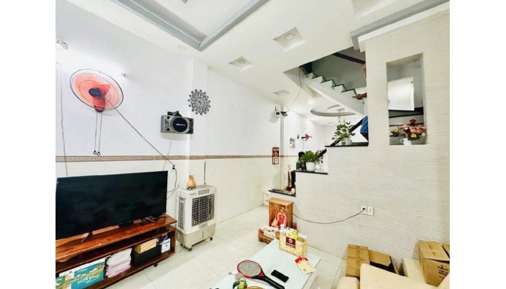 Bán nhà hxh 64m2-3tang sát mt Trần Thị Hè Q12 , liền kề Ngã 3 Đông Quang - 4 tỷ nhỉnh 0932030061