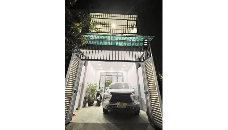 Nhà đẹp 2 Tầng Linh Xuân,đường nhựa xe hơi ngủ trong nhà,gần chợ Linh Xuân