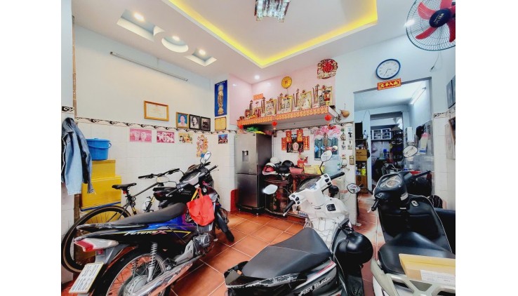 ** Nhà Sát Mặt Tiền, Hẻm ÔTÔ-Vị Trí Kinh Doanh Ngay Hồ Thị Kỷ -Lê Hồng Phong 45M2 10.9Tỷ