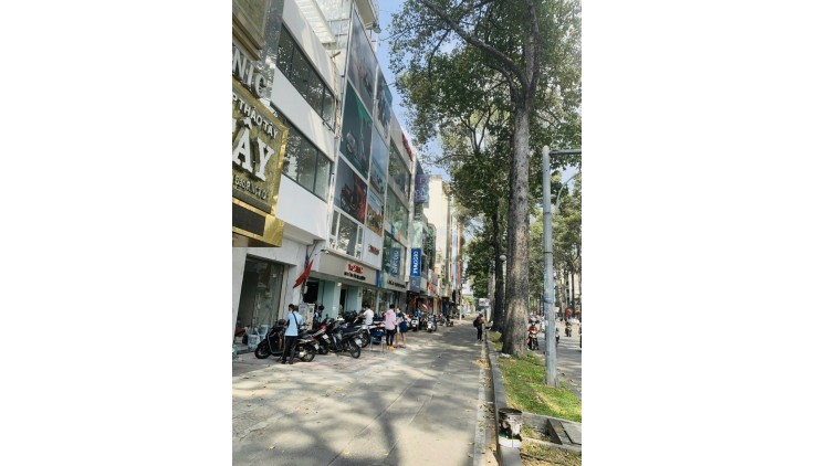 **Vip Quận1- Mặt Tiền Trần Hưng Đạo, Vị Trí Đắc Địa 69m-5Tầng 5PN Full Nội Thất 27.5Tỷ**