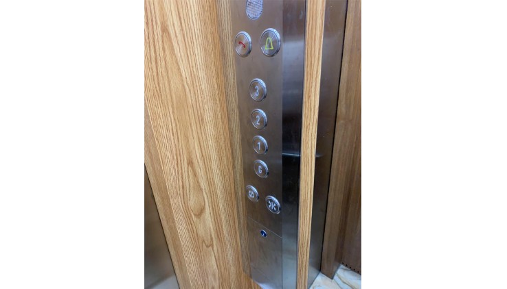 ** BÁN GẤP MẶT TIỀN KD SẦM UẤT BA THÁNG HAI Sát Ngã 5 Lê Đại Hành 5 Tầng , 8.6Tỷ