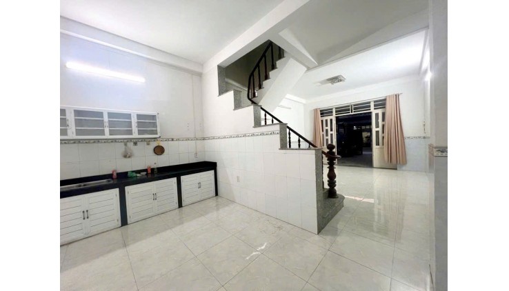 Bán nhà Thạnh Xuân HXH 8m cực rộng, 2 tầng, 5x21m, nhỉnh 5Tỷ về ở ngon