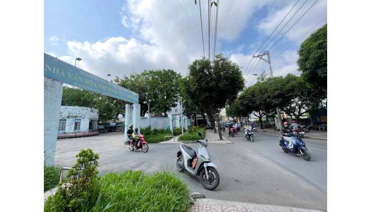BÁN NHÀ 3 TẦNG 84m2 x 6m x HXH, NHỈNH 5 TỶ, KHU LÊ VĂN KHƯƠNG, Q.12