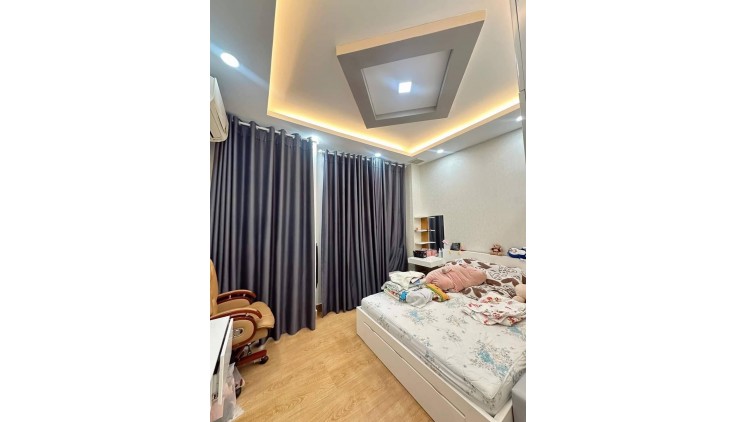 ** QUẬN 5-Nhà SHR 50M(4x12.5M) 4Tầng-4PN,Gần Mặt Tiền Mới Đẹp Ở Ngay