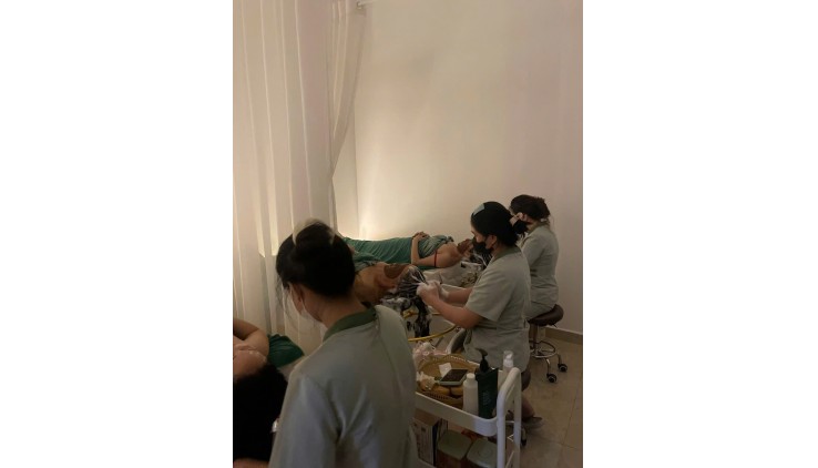 SANG NHƯỢNG SPA 90% – VÀO LÀ LÀM NGAY – FULL NỘI THẤT & KHÁCH CÓ SẴN