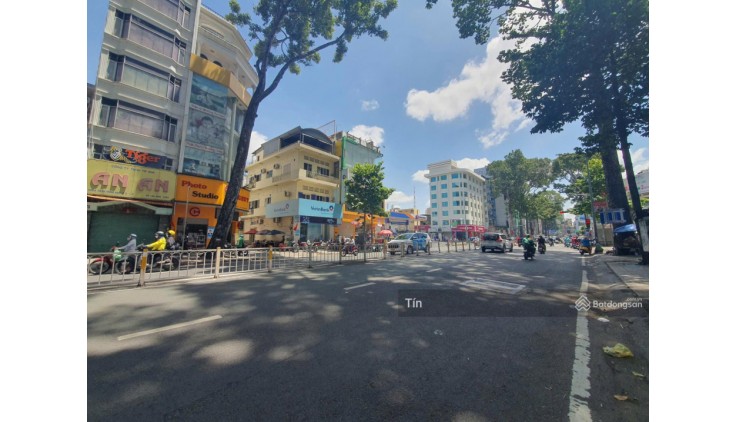 Cần bán nhà mặt tiền đường Hùng Vương, P.4, Q.5, 8x25m, giá 50 tỷ