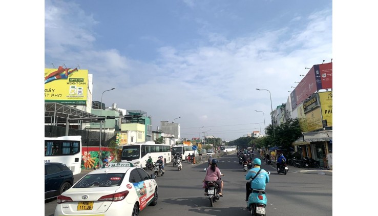Nhà MTKD Đường Bình Lợi - Ngang hơn 6m Dài 40m - Dòng Tiền 50tr/Tháng.