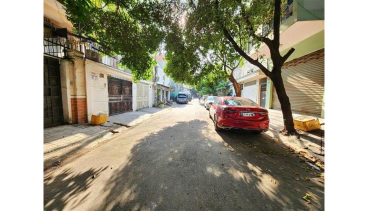 KHU VIP BÀN CỜ - VỈA HÈ ĐƯỜNG 8M - 5 TẦNG BTCT - 8PHÒNG CỰC RỘNG.