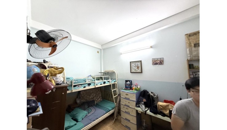 BÁN ĐẤT TẶNG NHÀ - MT SIÊU KHỦNG - GÍA CỰC RẺ - KHAI THÁC LÀM CHDV - NHỈNH 13 TỶ