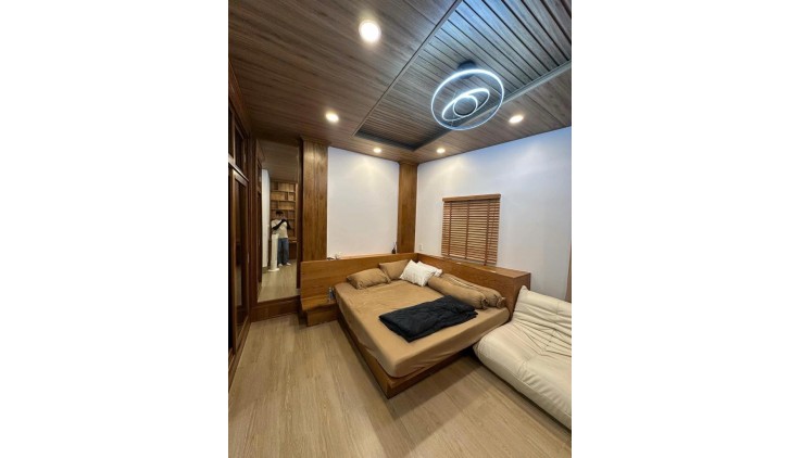 NHÀ ĐẸP Ở NGAY - HẺM XE TAỈ  - 6 TẦNG THANG MÁY - NỘI THẤT CAO CẤP