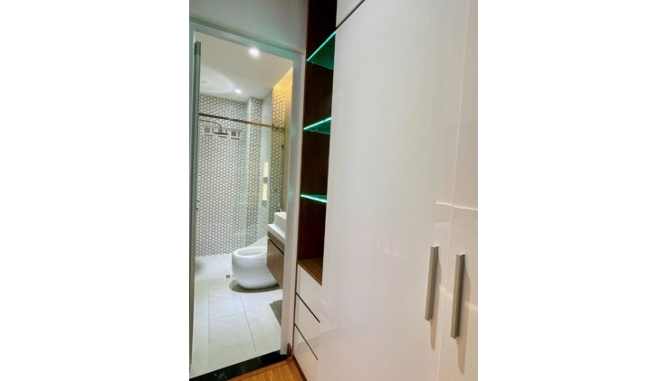 Cho thuê nhà nguyên căn hẻm oto 4 phòng ngủ 3wc giá 12tr