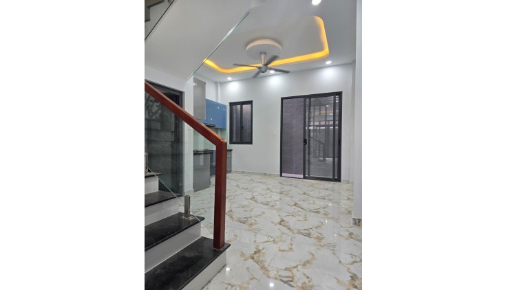 Bán nhà mặt phố Phước Thiện, Q.9, 65m², 5.2 tỷ, 3 tầng, 4PN, sổ đỏ