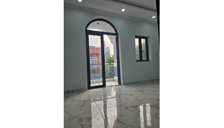 Bán nhà mặt phố Phước Thiện, Q.9, 65m², 5.2 tỷ, 3 tầng, 4PN, sổ đỏ