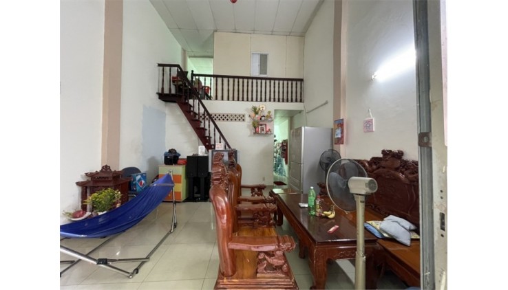 Bán nhà DT 58m2, Hẻm xe hơi Đường Cách Mạng, Quận Tân Phú