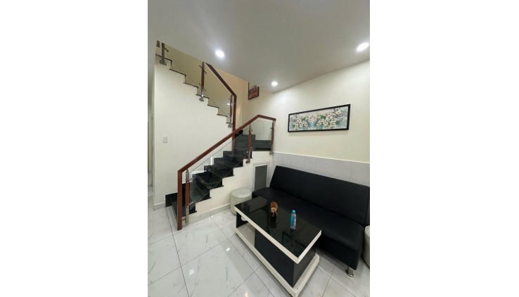 **Bán nhà hẻm Hoàng Sa * phường 5, quận Tân Bình; 4 x 22 - 7,5 tỷ