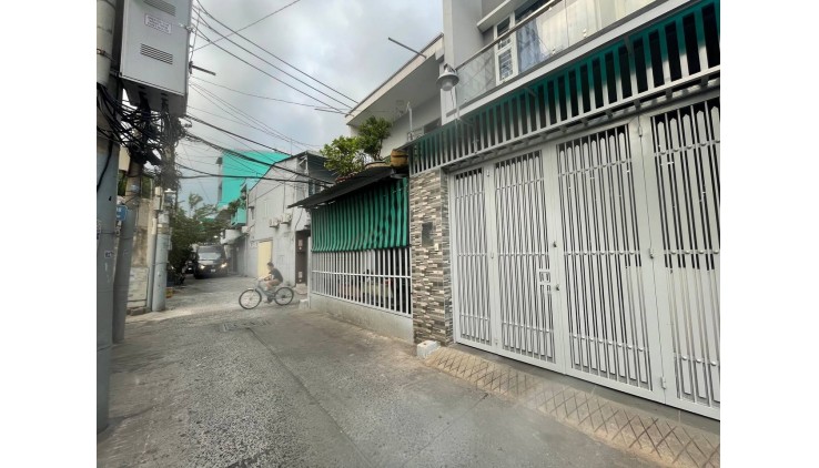 Bán nhà DT 100m2, Hẻm xe hơi 5m thông Đường Hoa Bình, Tân Phú